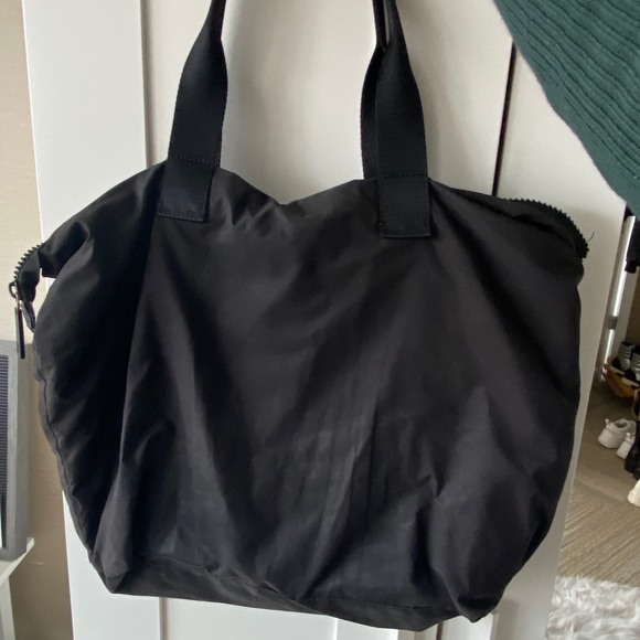 Tommy Hilfiger Black Bag - Picture 6 of 7